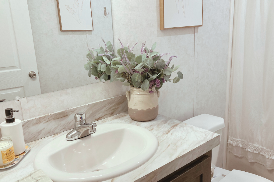 Small Bathroom Decor Ideas: 17 Overlooked Everyday Items To Use - A ...